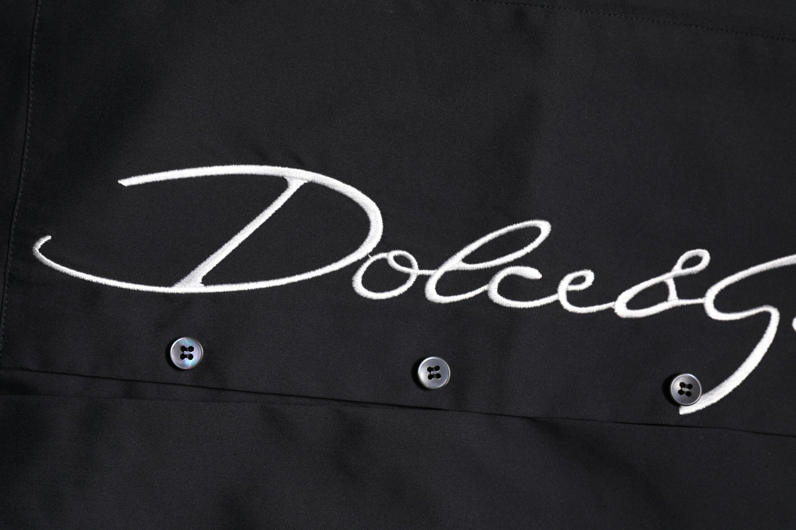 قميص رجالي من القطن الأسود بشعار SICILIA من Dolce & Gabbana