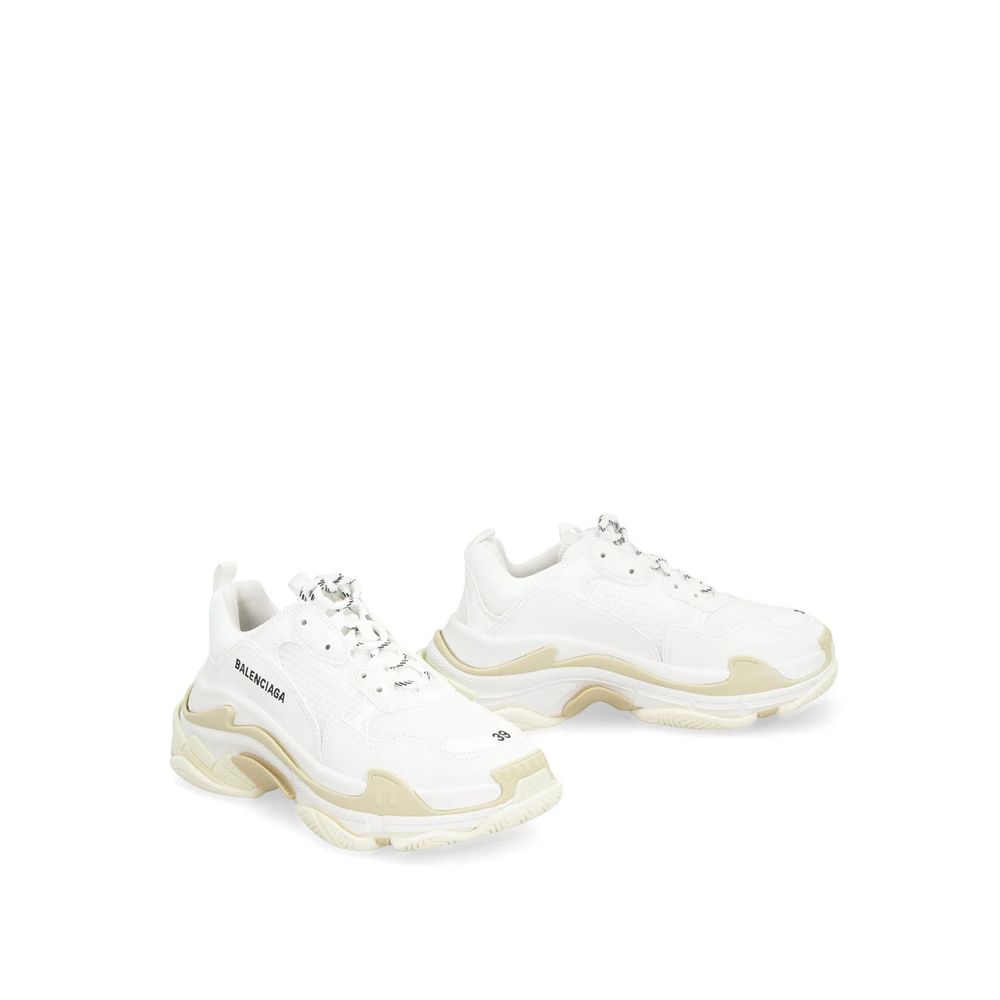 حذاء رياضي Balenciaga Triple S منخفض الرقبة