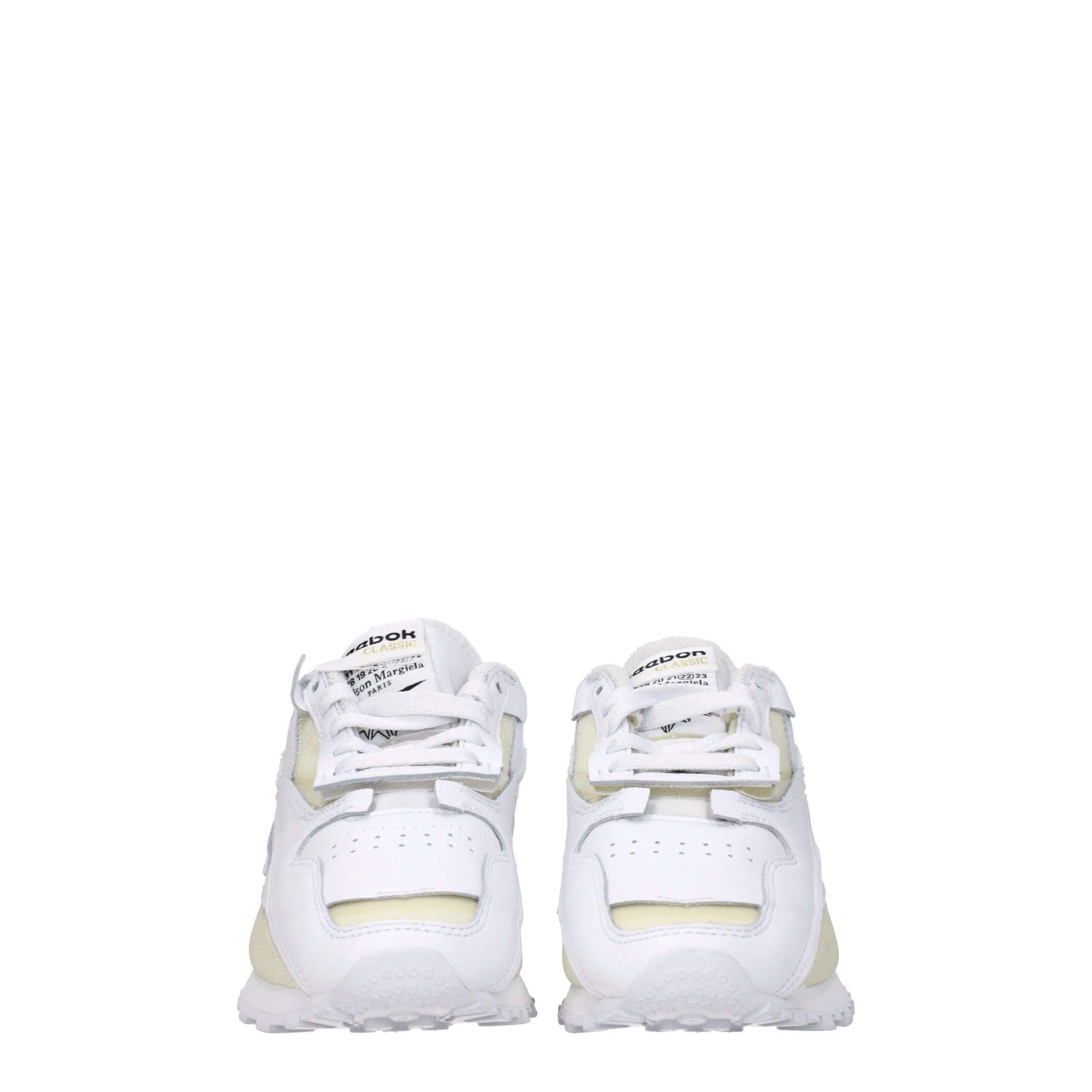 حذاء رياضي من الجلد باللون الأبيض من Maison Margiela