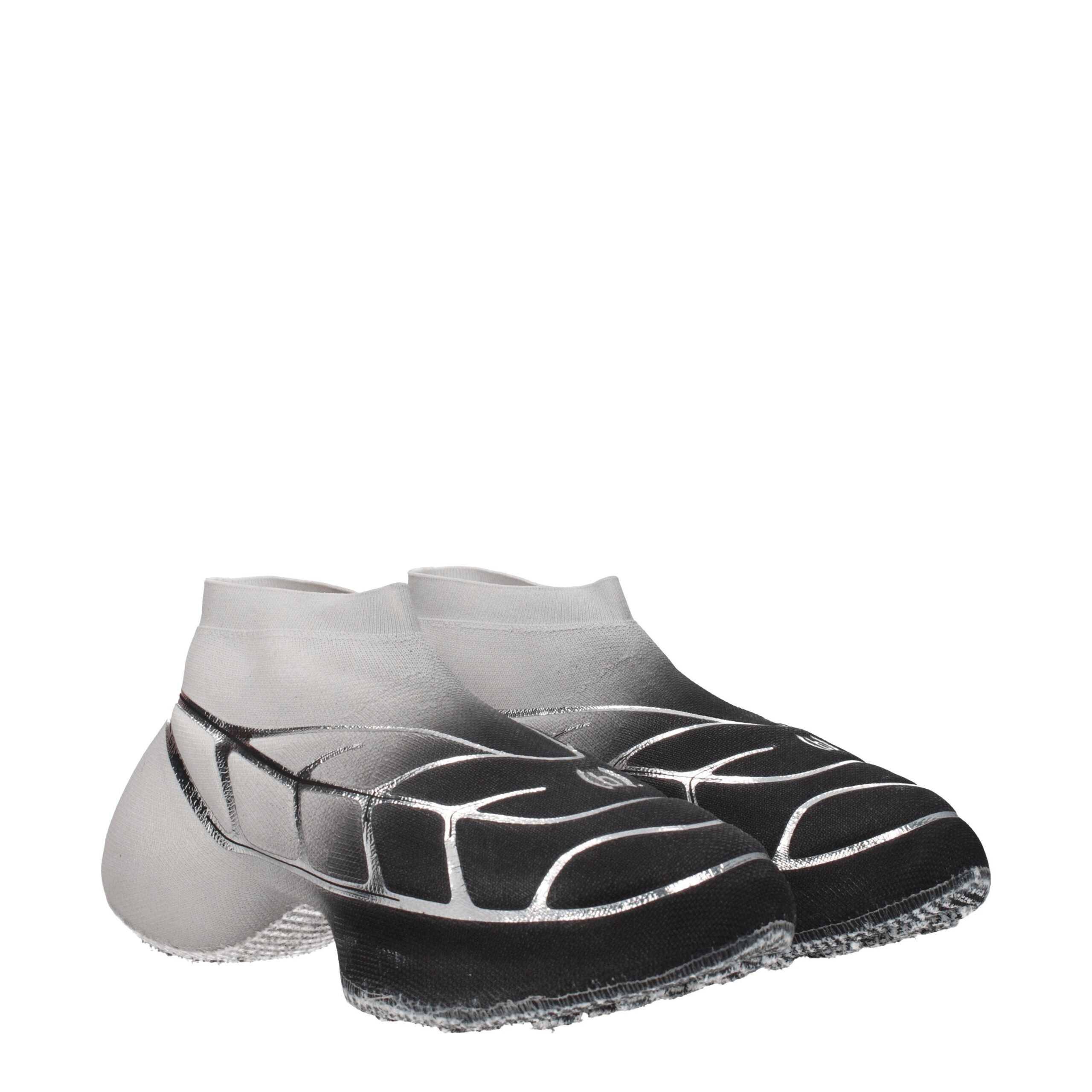 حذاء رياضي من القماش الأسود من جيفنشي