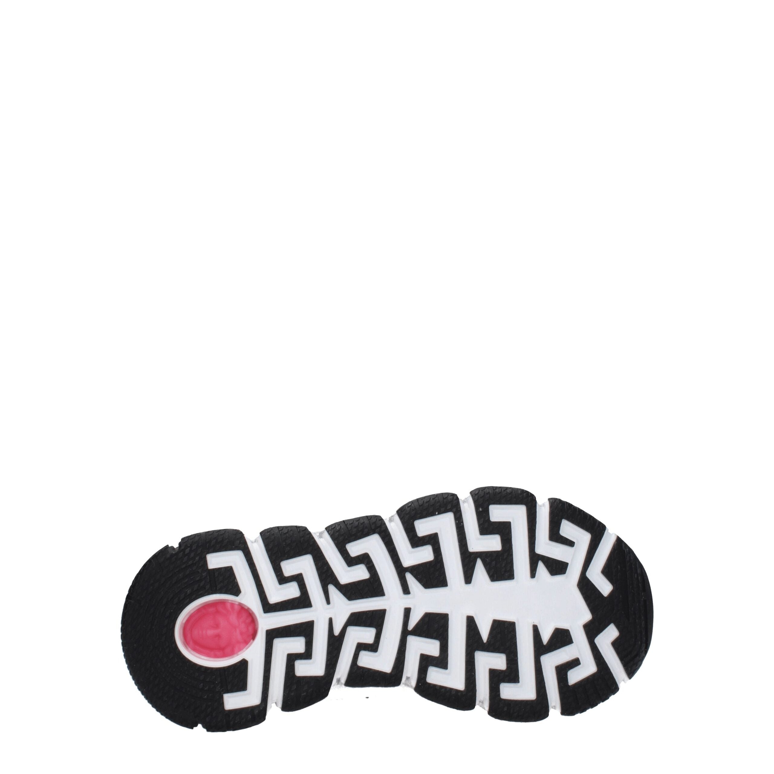 حذاء رياضي من فيرساتشي مصنوع من القماش الأبيض