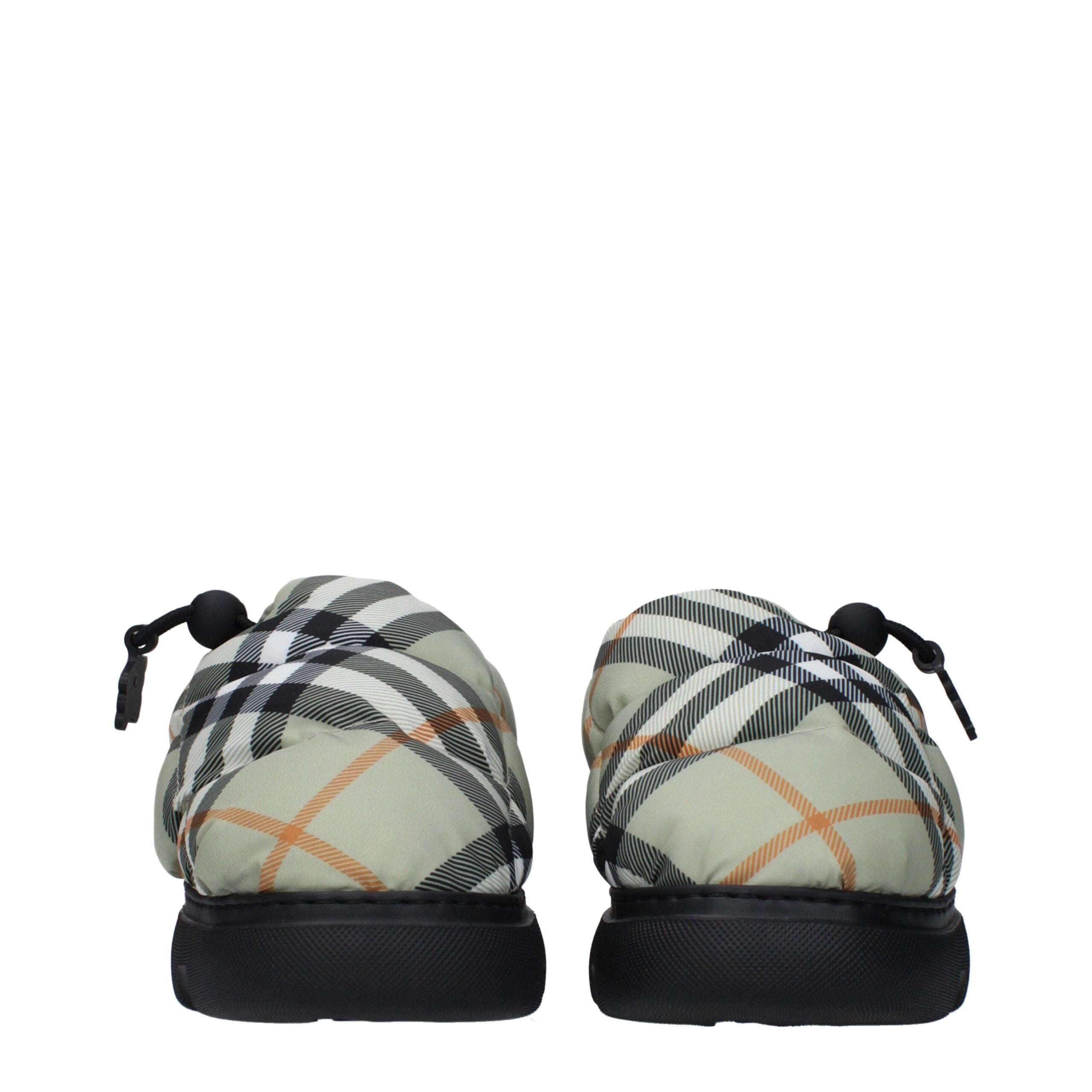 حذاء لوفر سهل الارتداء من قماش بربري باللون الأخضر