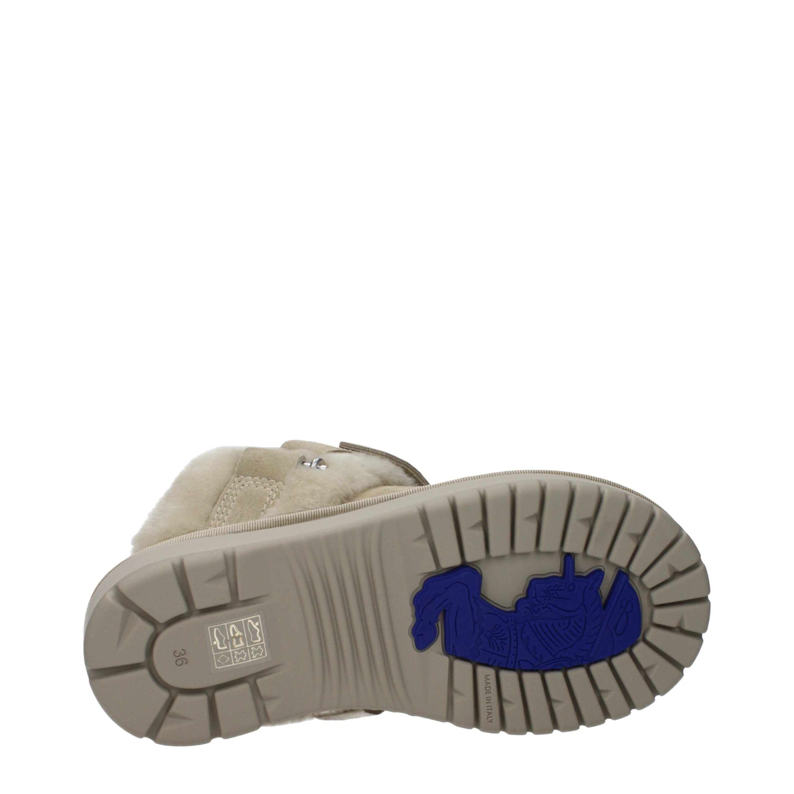 نعال جلدية خضراء من بربري