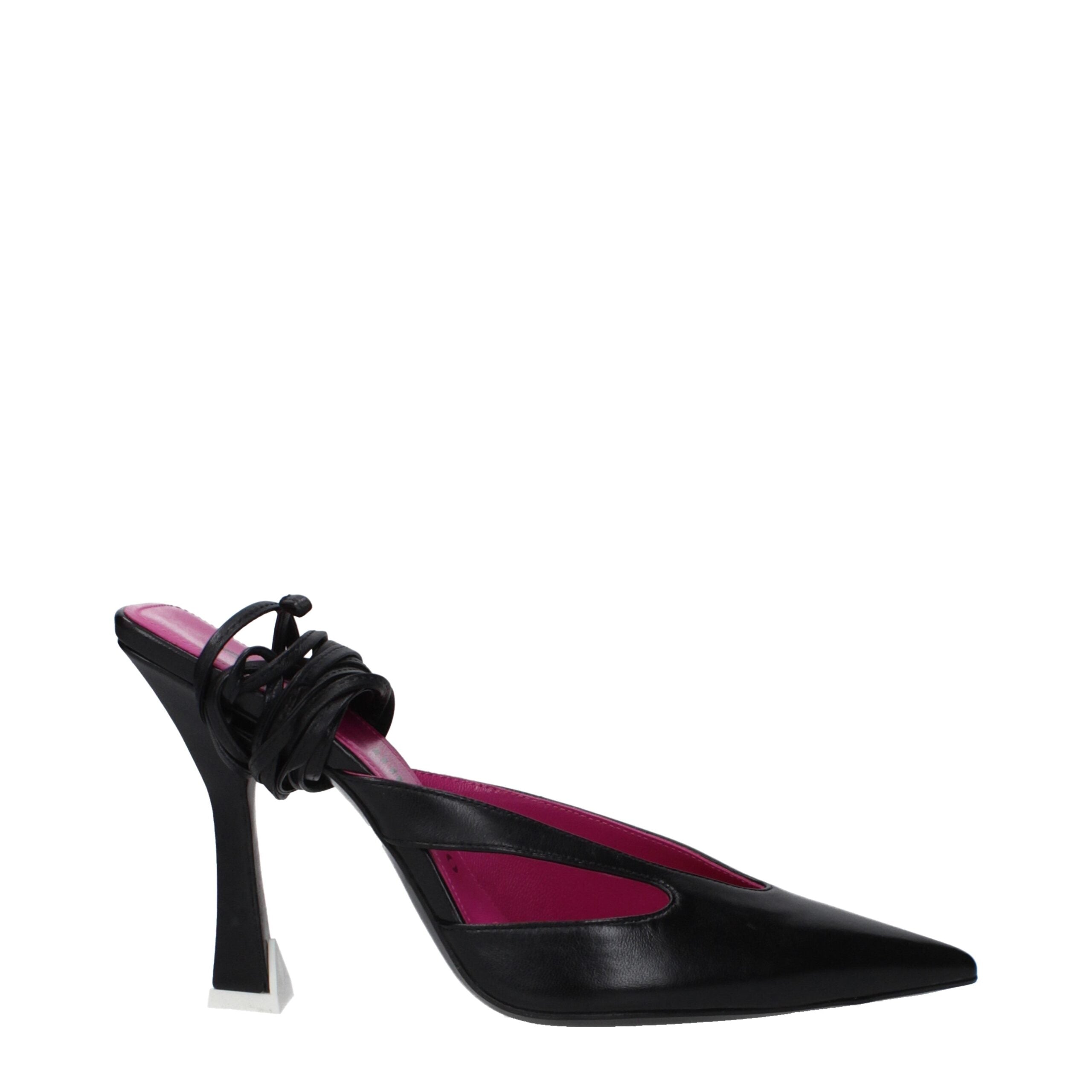 صندل أتيكو المصنوع من الجلد الأسود بكعب ستيليتو