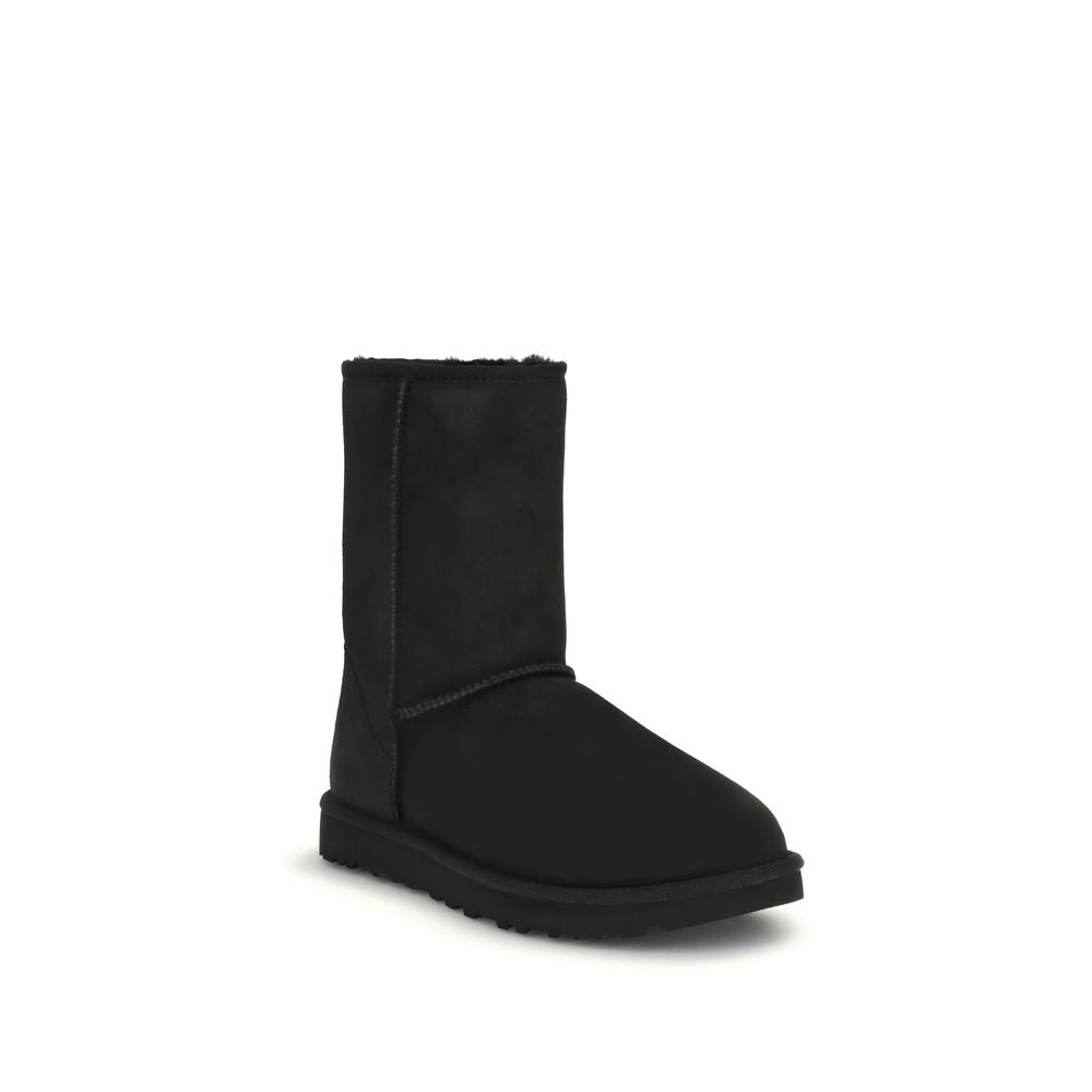 حذاء UGG Classic Short II