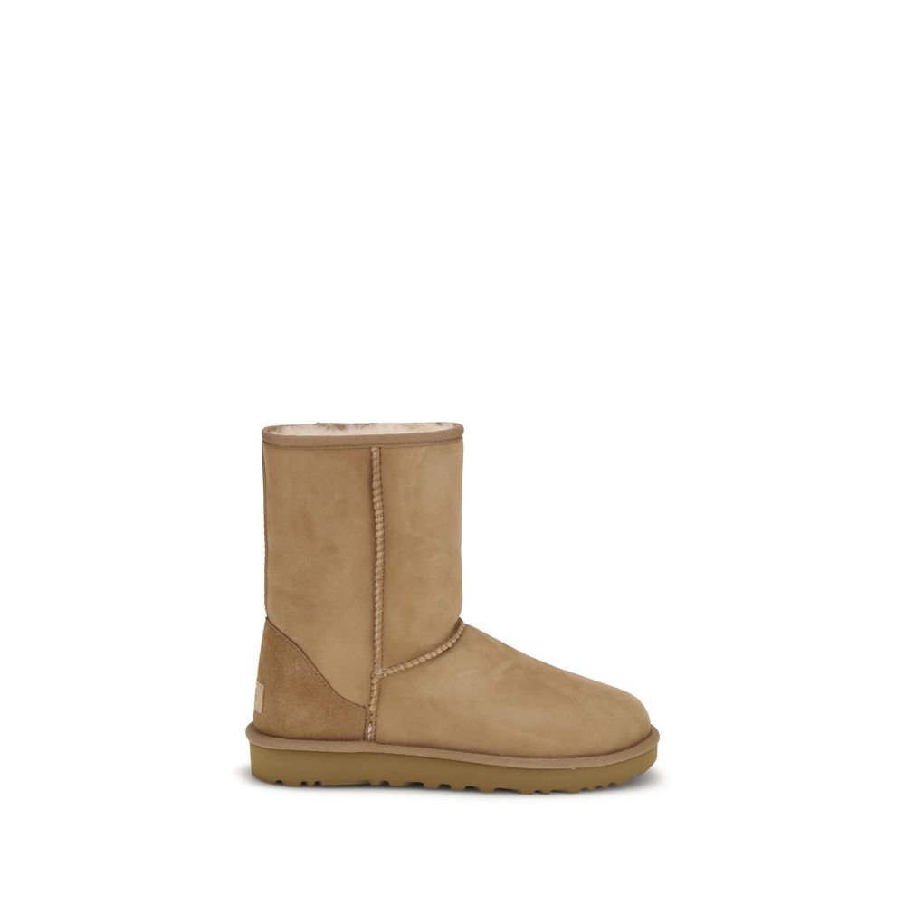 حذاء UGG Classic Short II