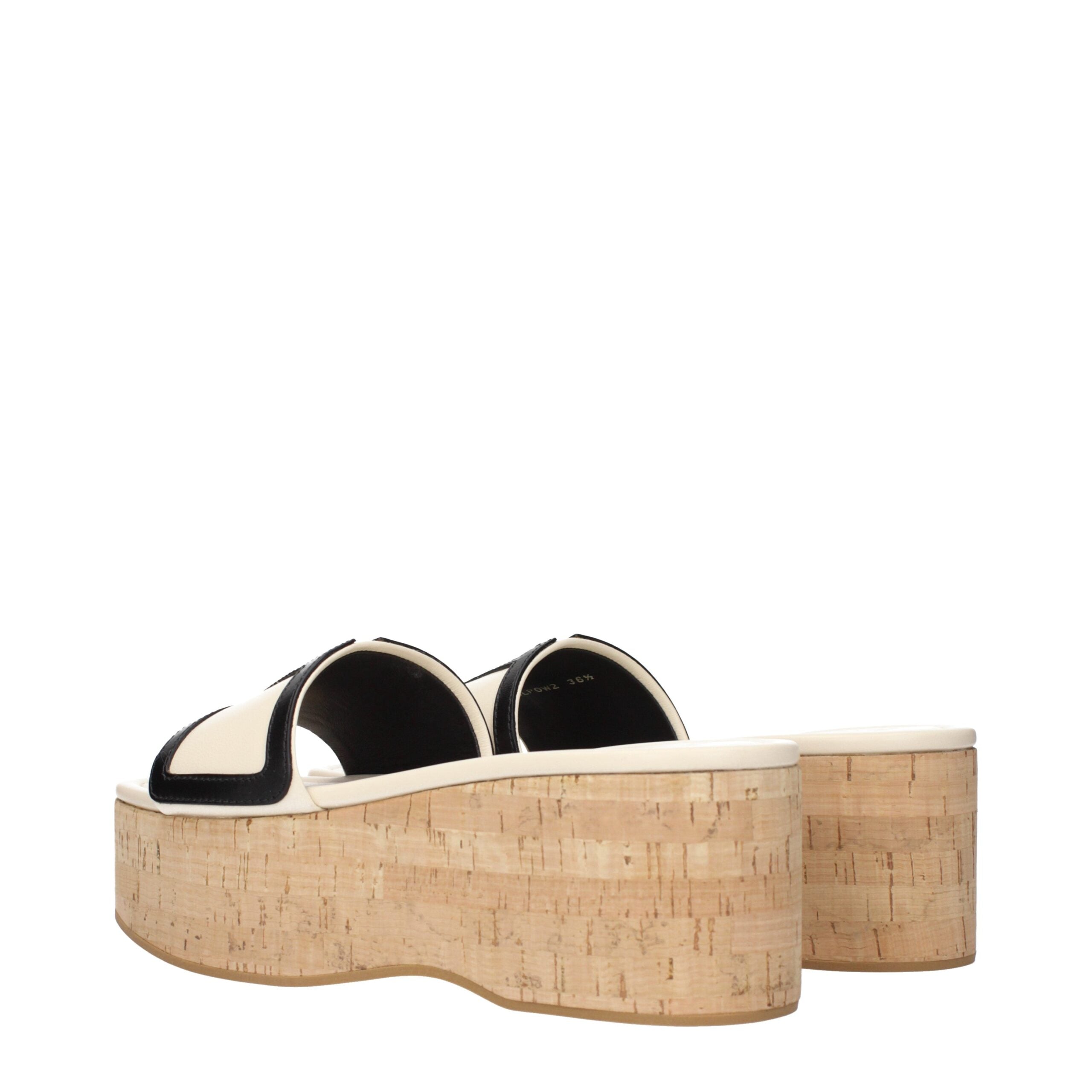 صندل فالنتينو جارافاني الجلدي البيج بكعب إسفيني