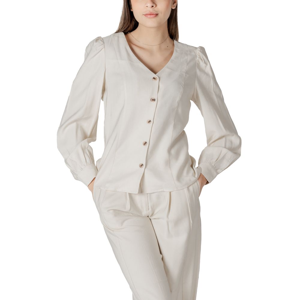 بلوزة فيسكوز كريمية من فيلا كلوز