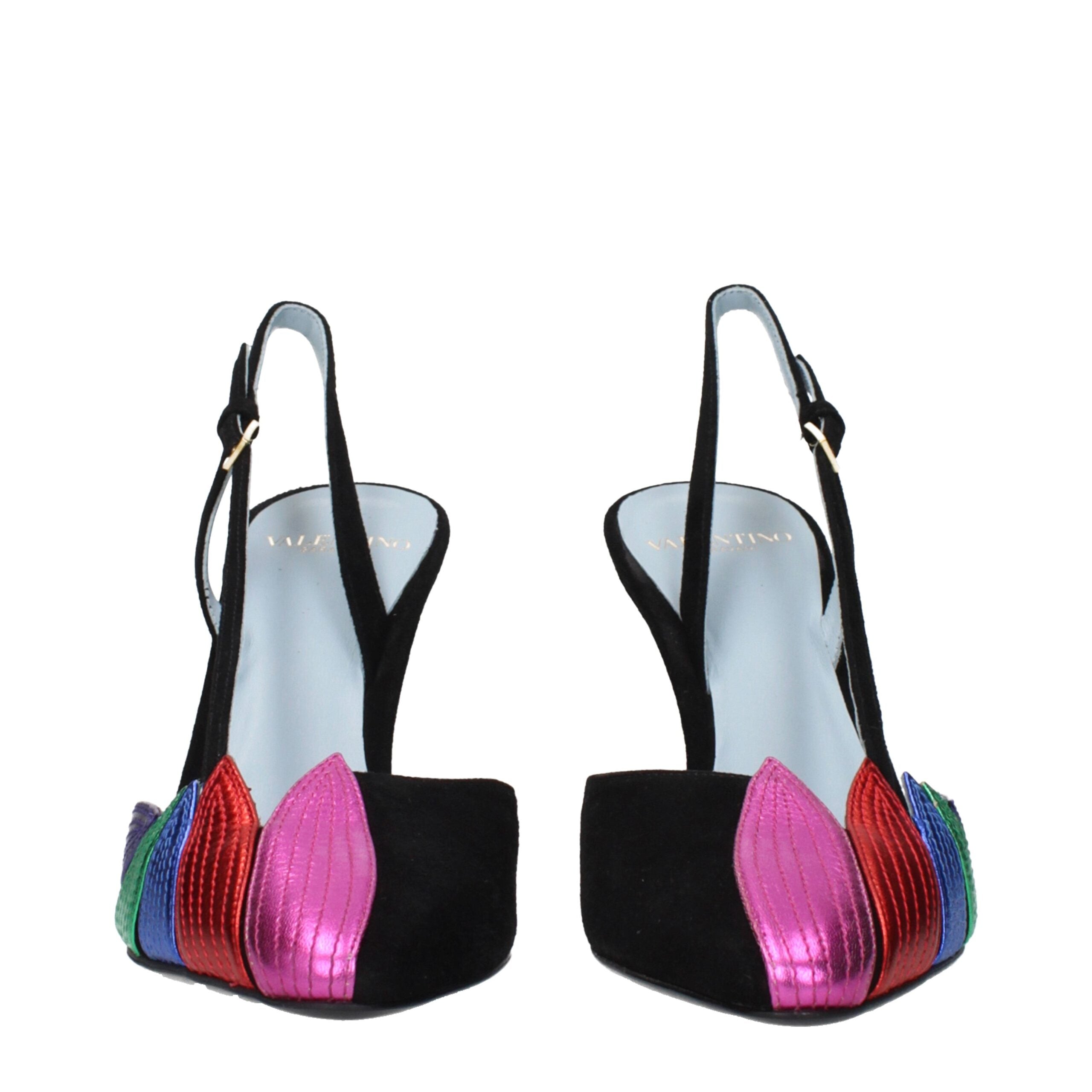 حذاء فالنتينو جارافاني المصنوع من الجلد الأسود