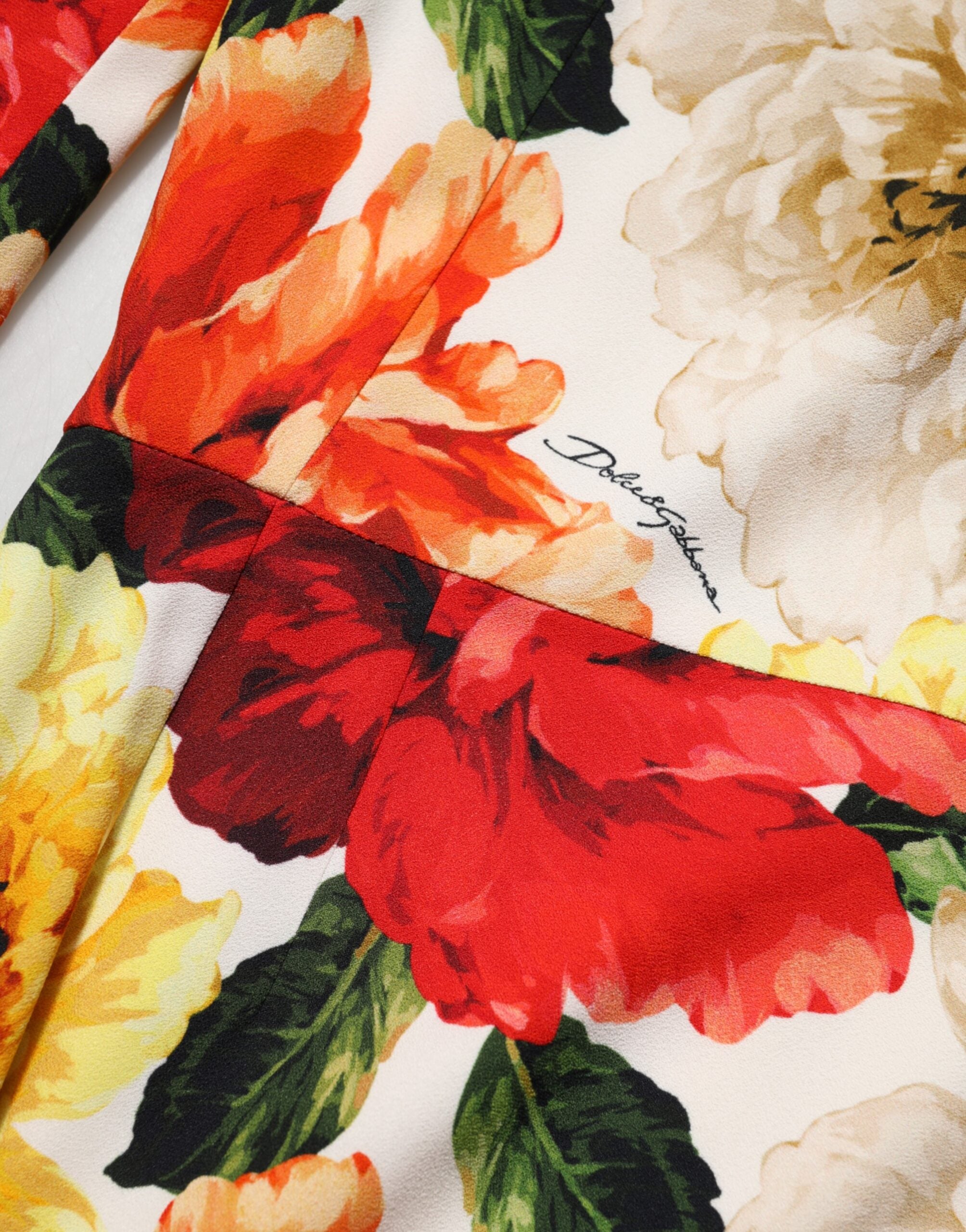 فستان دولتشي آند غابانا متعدد الألوان بطبعة زهور من الفيسكوز