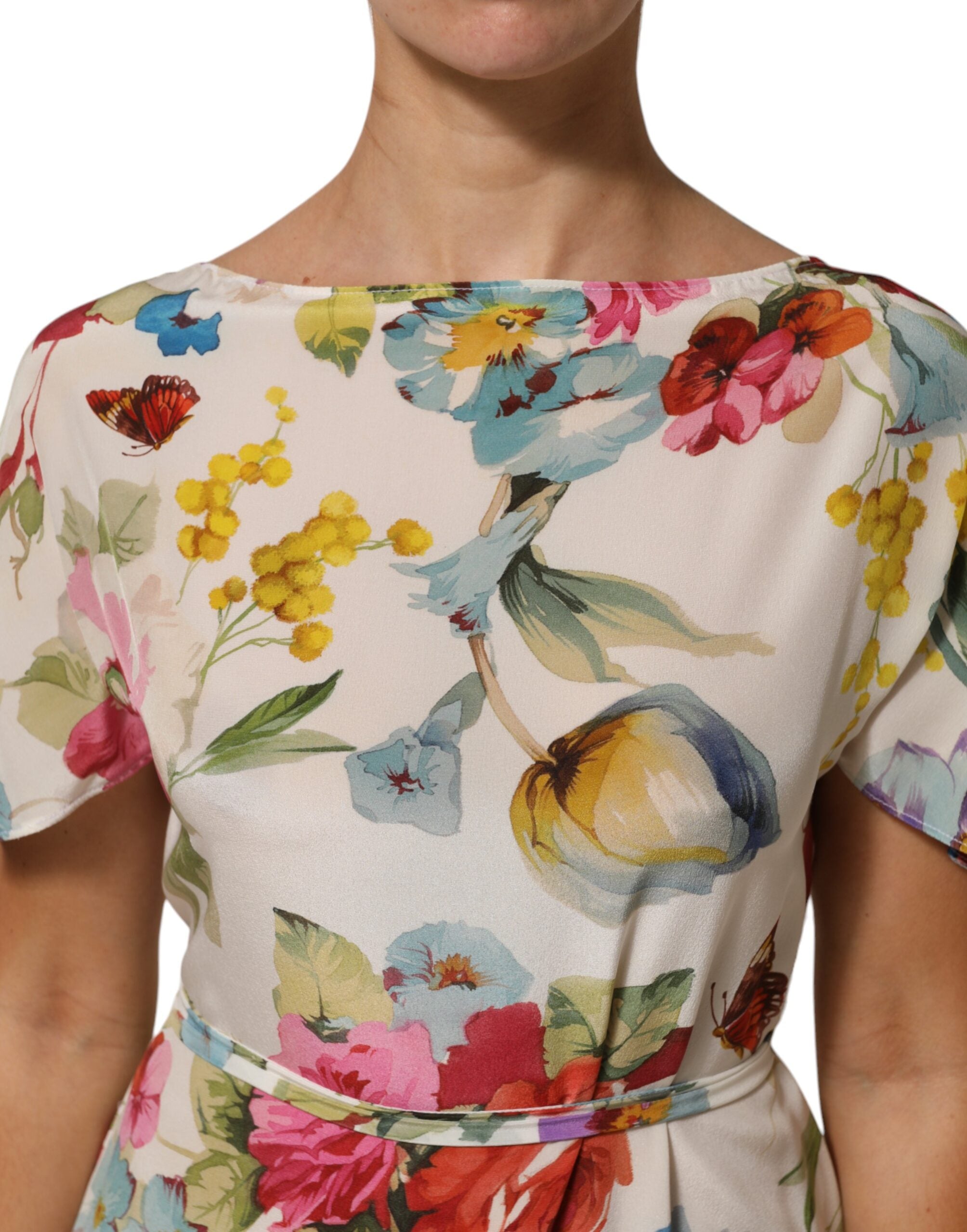 فستان دولتشي آند غابانا طويل من الحرير بطبعة زهور بيضاء