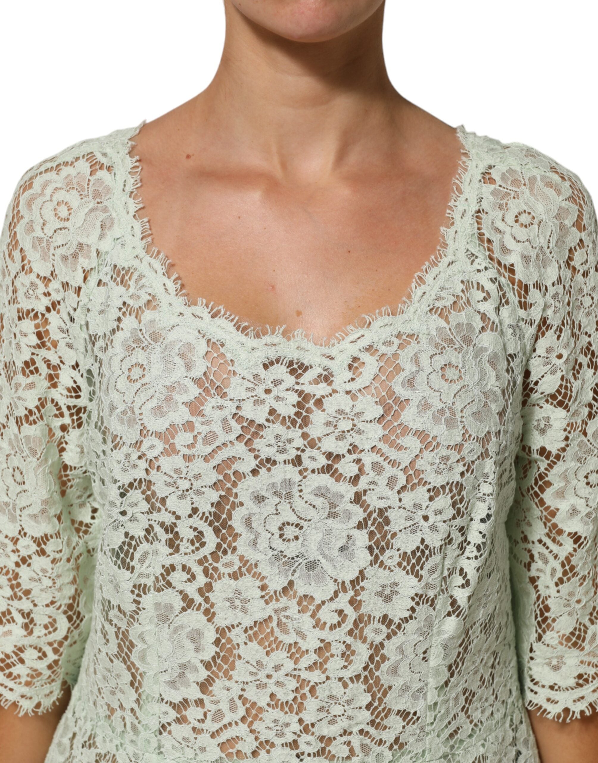 فستان دولتشي آند غابانا متوسط الطول مزين بدانتيل زهري وأخضر نعناعي