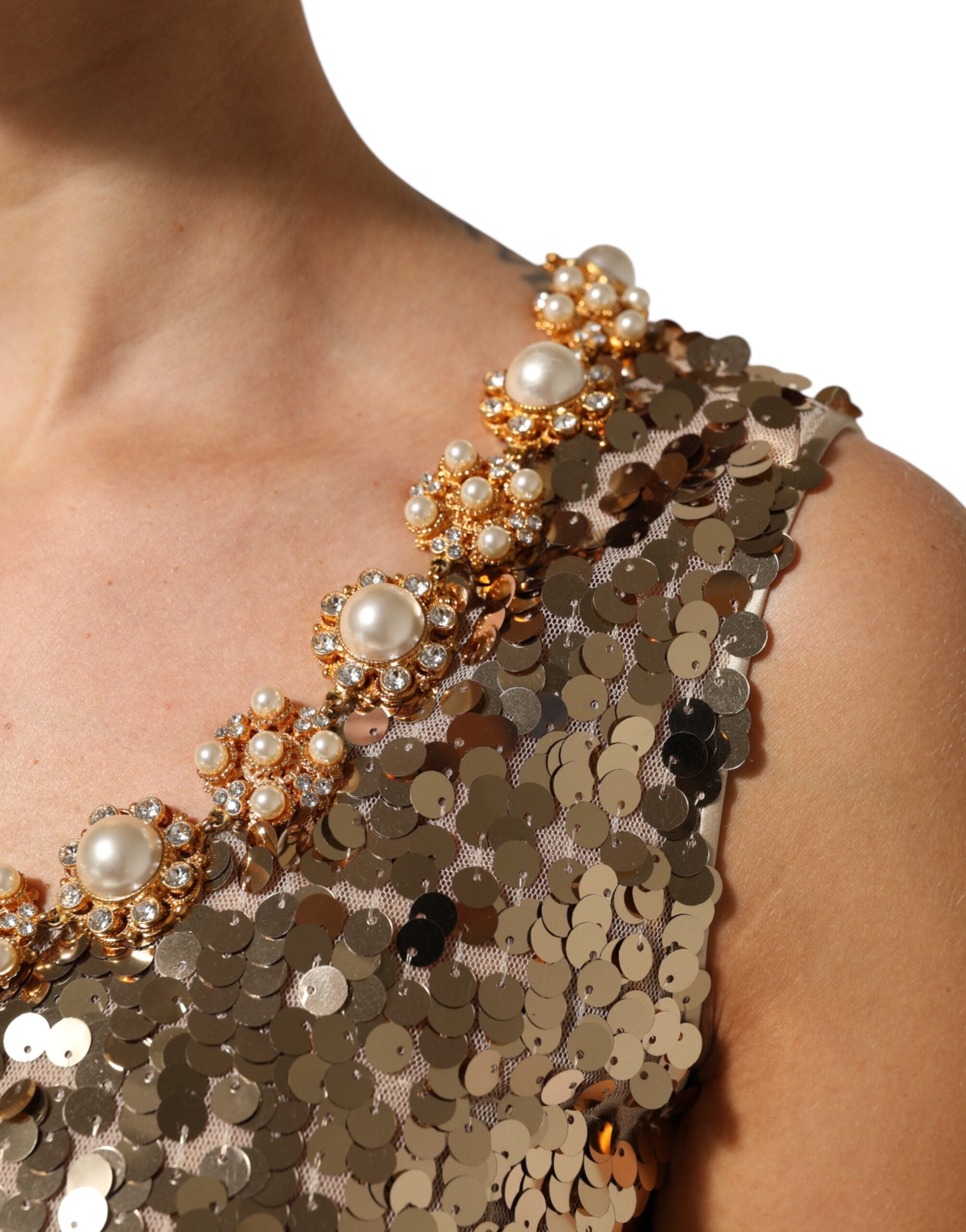 فستان دولتشي آند غابانا قصير من النايلون الذهبي المزين بالترتر بتصميم A