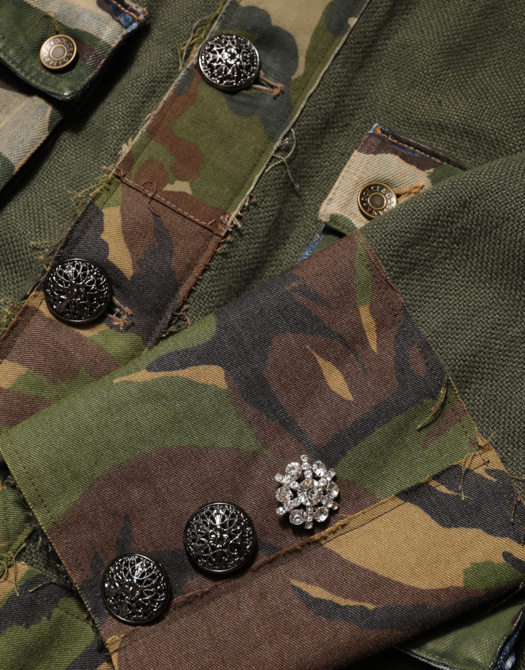 جاكيت دولتشي آند غابانا بني مموه من الكتان بأزرار