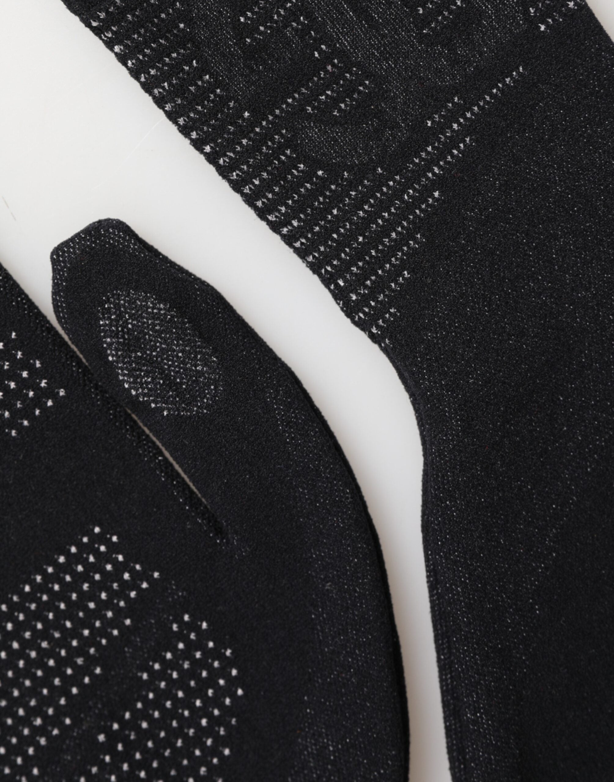 قفازات قطنية سوداء بشعار DG من دولتشي آند غابانا للرجال