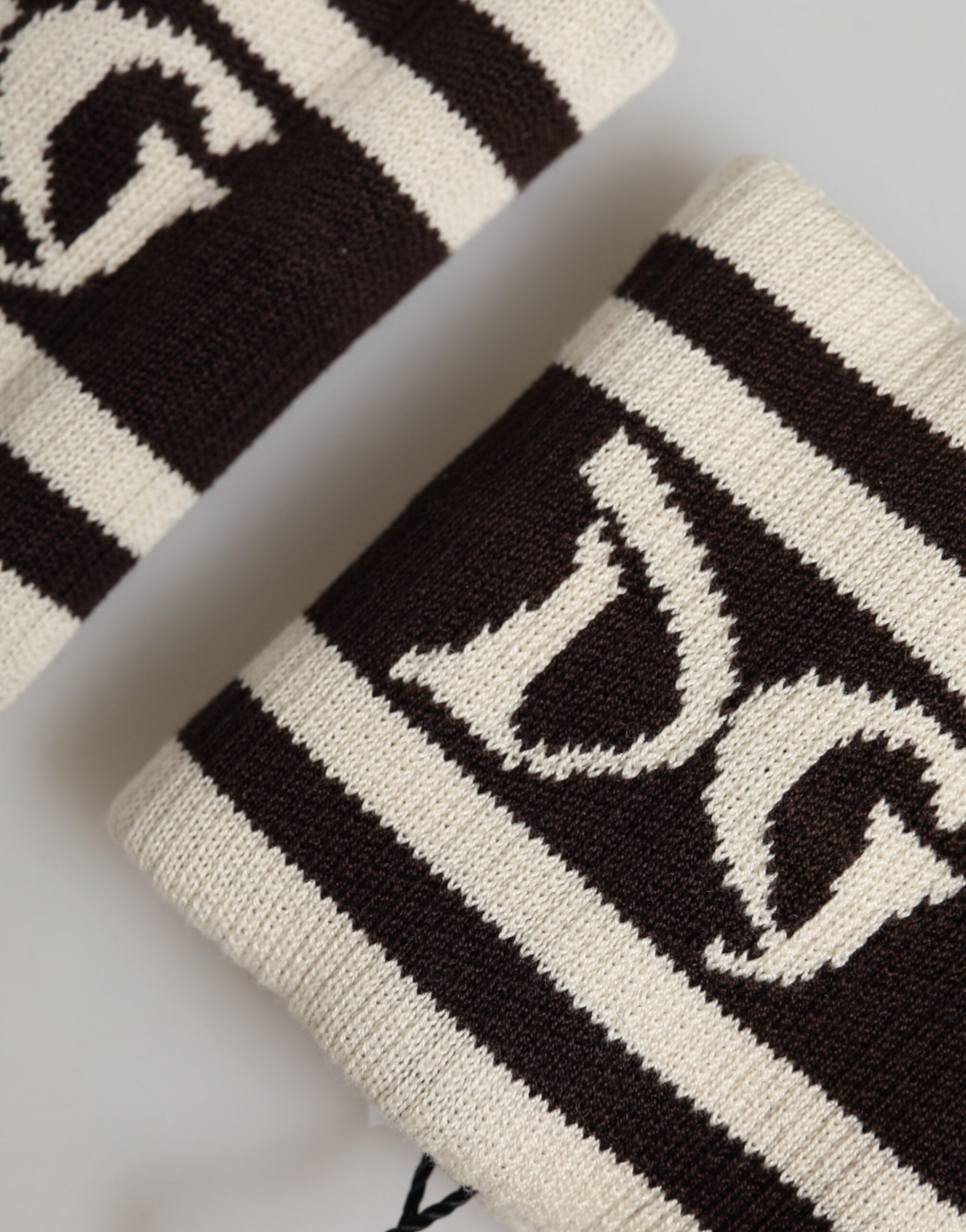 سوار معصم من القطن بشعار DG باللونين الأسود والأبيض من Dolce & Gabbana، زوج واحد