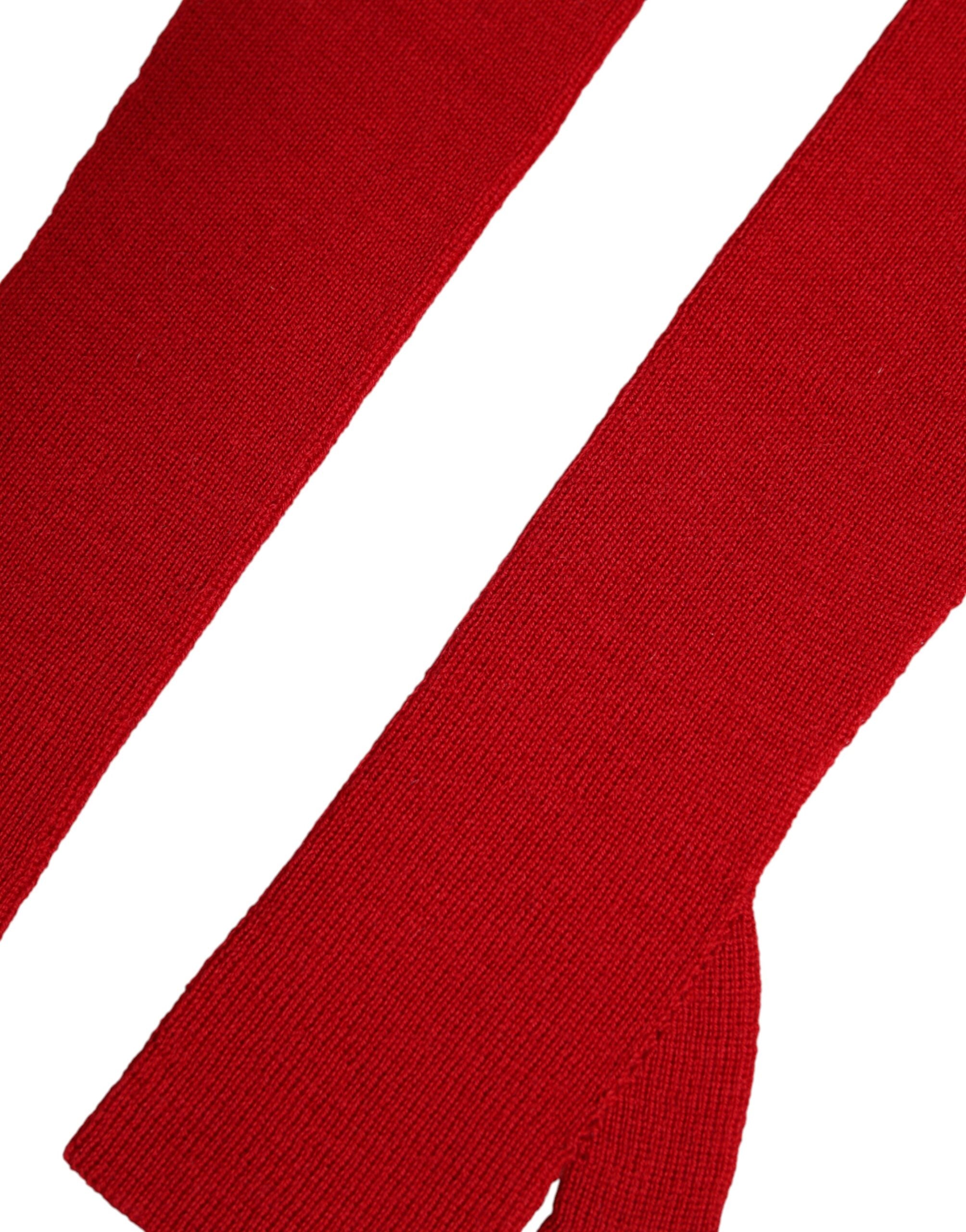 قفازات دولتشي آند غابانا الحمراء المحبوكة من الصوف بدون أصابع بطول واحد حتى الكوع