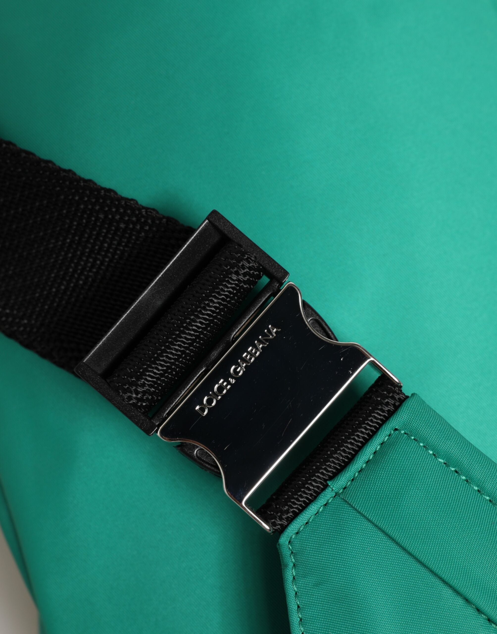 حقيبة دولتشي آند غابانا للرجال، حقيبة خصر نايلون بشعار دولتشي آند غابانا باللون الأخضر