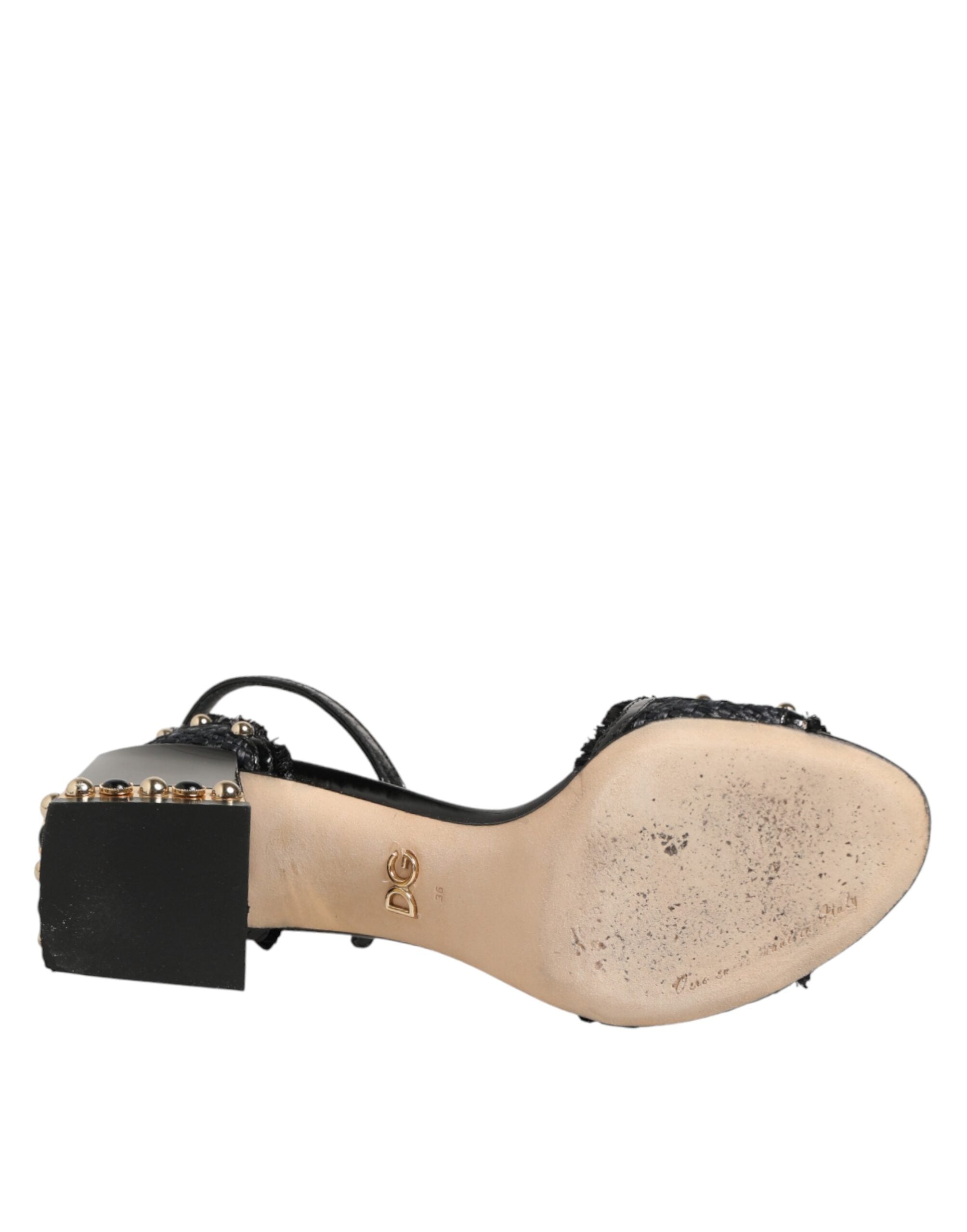 صندل دولتشي آند غابانا أسود مرصع بمسامير برباط للكاحل