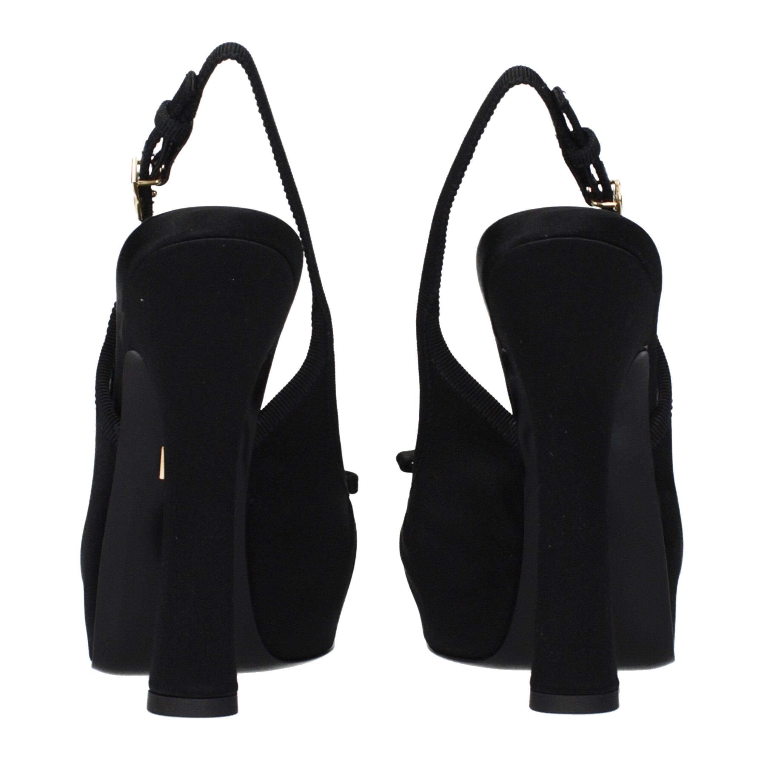 حذاء دولتشي آند غابانا الأسود الساتان