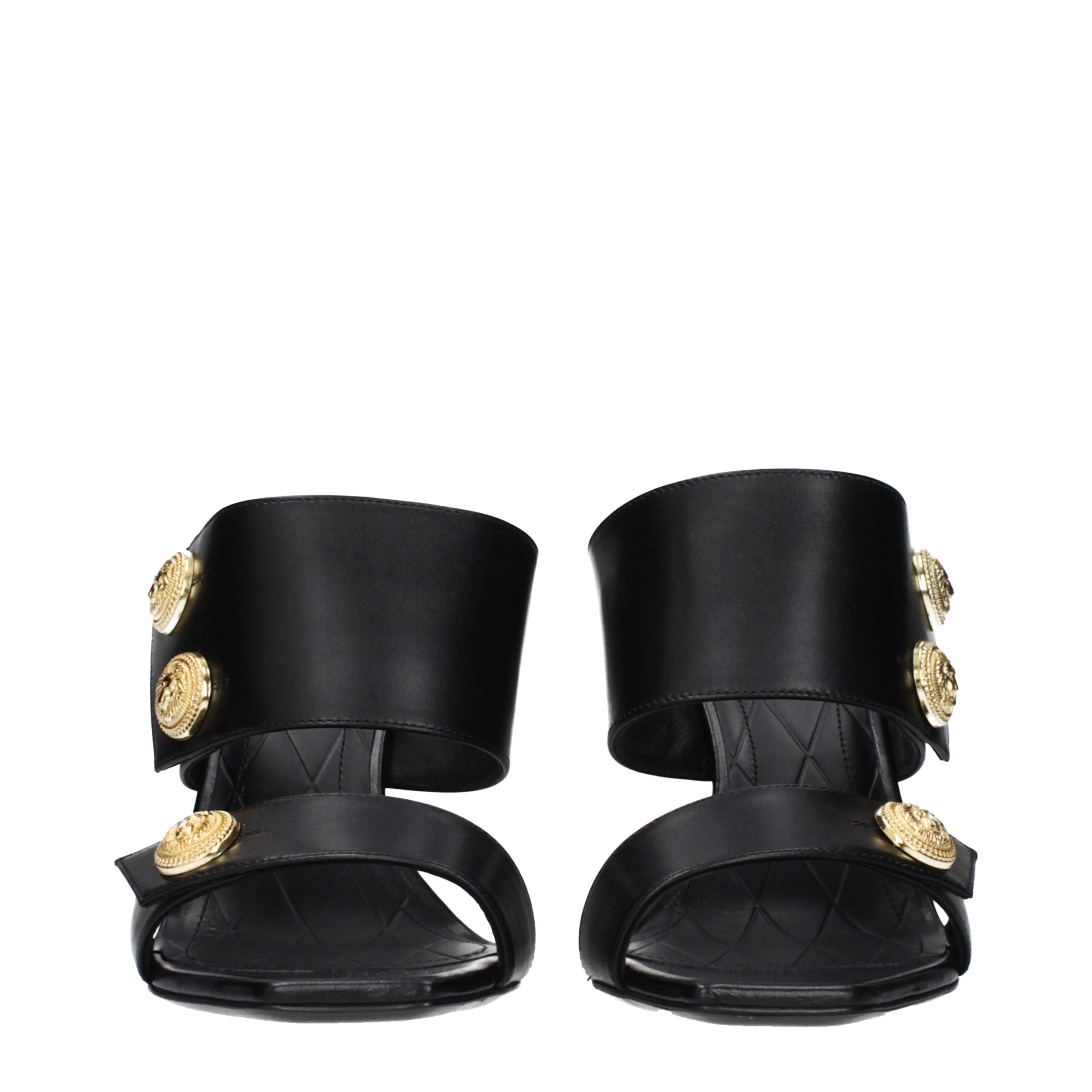 صندل بالمان المصنوع من الجلد الأسود بكعب ستيليتو