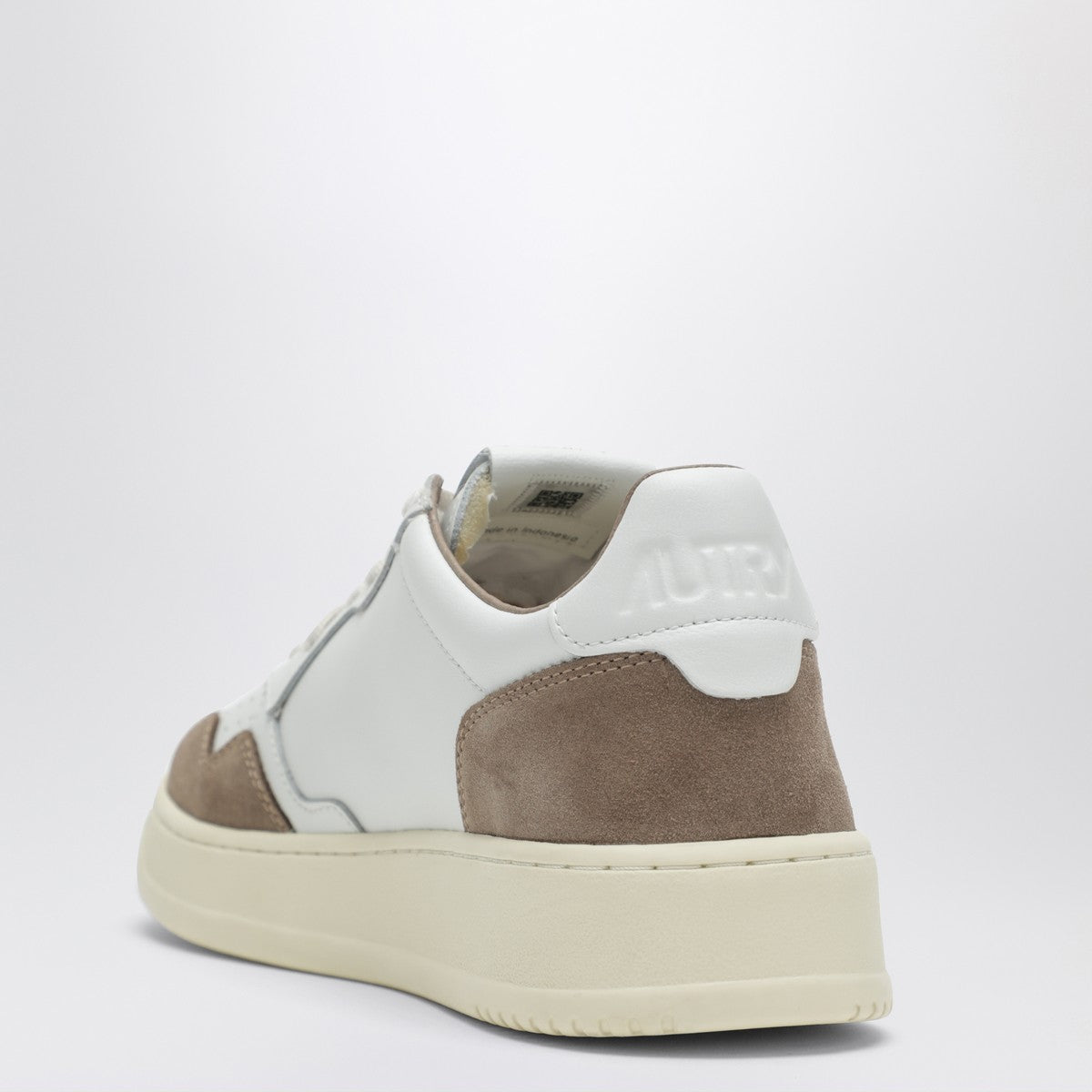 AUTRY Medalist Low sneaker in white leather and brown suede