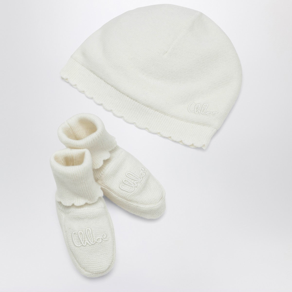 Chloé Chloé White hat and booties set