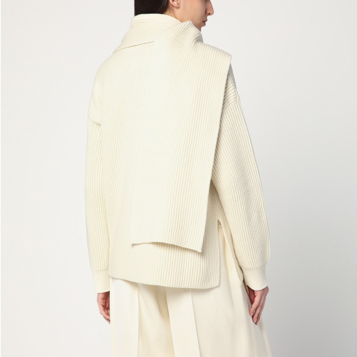 Jil Sander Jil Sander Ivory sweater in wool with scarf