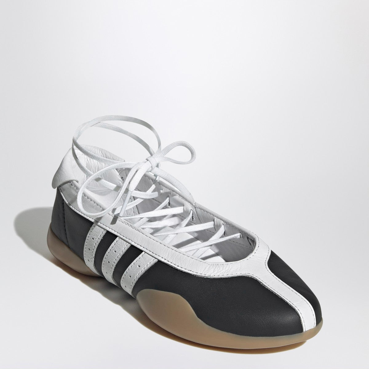 adidas Originals adidas Originals Mei Core Black/Cloud White/Gum Taekwondo trainers