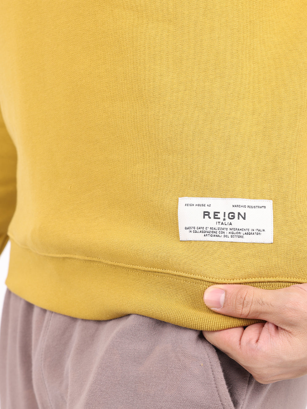 Reign Italia Sweatshirt Logo Patch Close-up – Luxe Marca