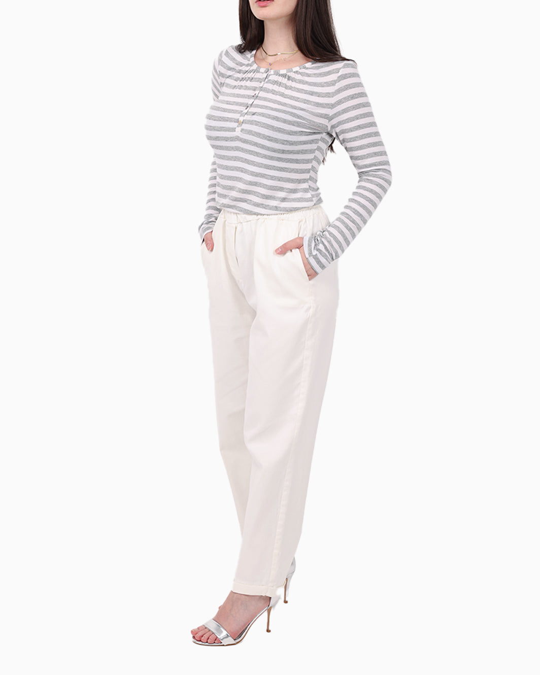Full front outfit with Siste’s White Trouser Pants styled with striped top