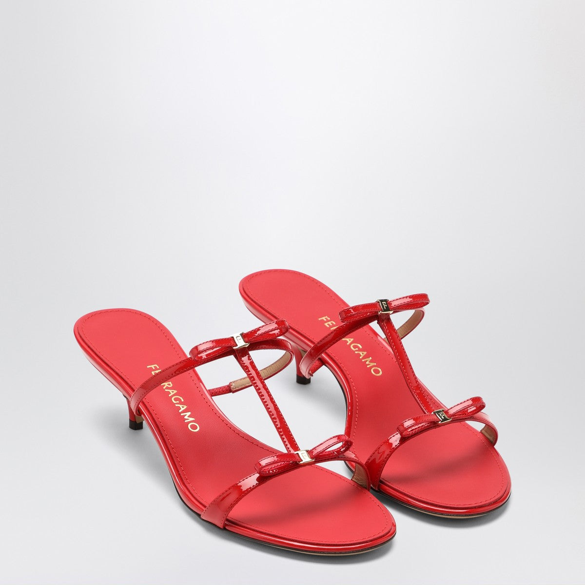 Ferragamo Ferragamo Flame red Mini Bow sandals