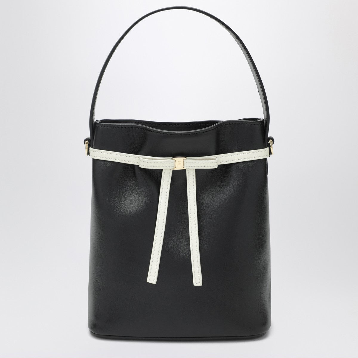 Ferragamo Ferragamo Bucket bag black/mascarpone with bow