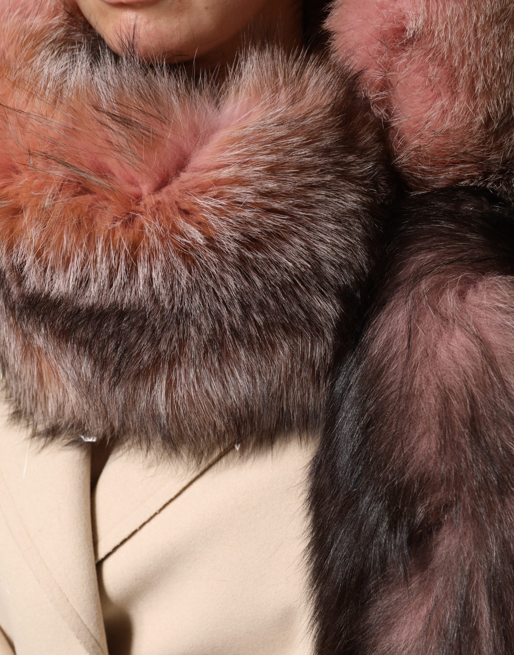 Dolce & Gabbana Pink Frost Fox Fur Neck Warmer Winter Scarf - Luxe Marca