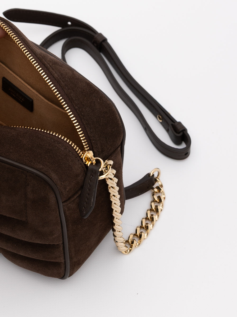 حقيبة كروس بدي أفينيو كاميرا من جلد الشمواه البني من Jimmy Choo