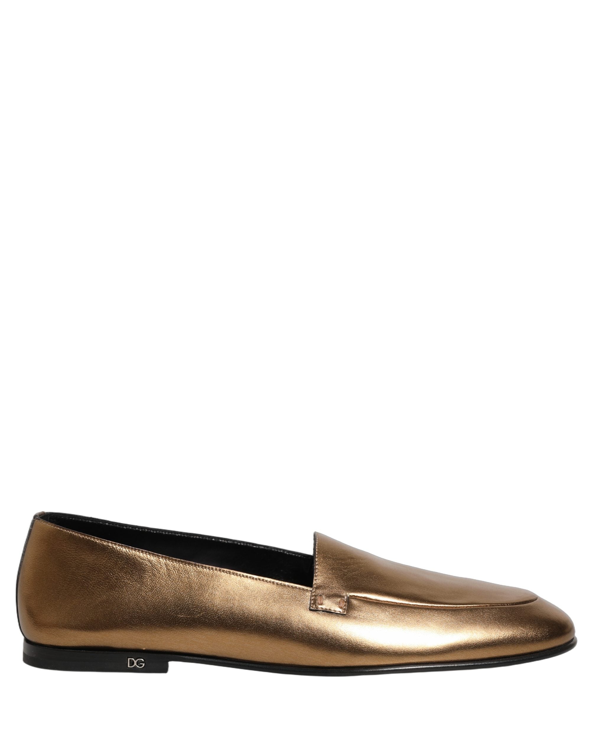 حذاء لوفر رجالي سهل الارتداء بشعار DG من الجلد الذهبي من دولتشي آند غابانا