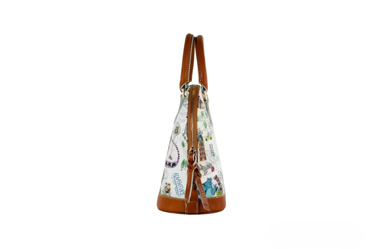 حقيبة يد كروسبودي ساتشل من Dooney & Bourke Disney Pixar Maps