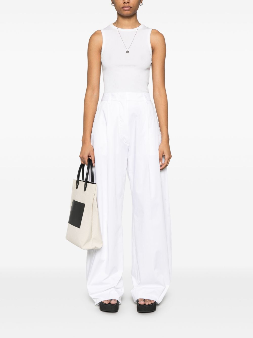 THE LATEST THE LATEST Trousers White