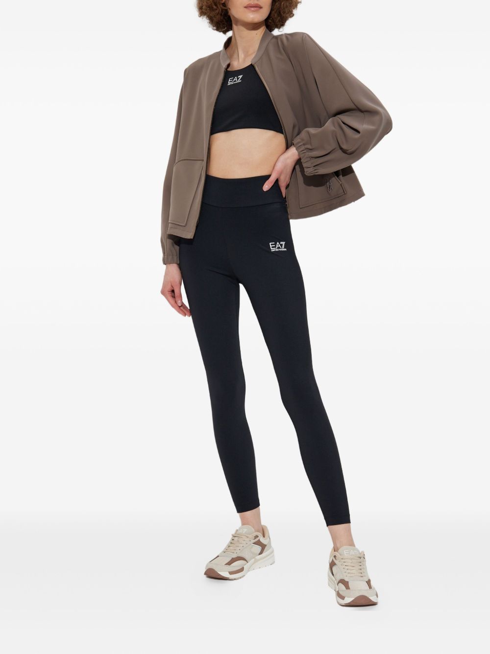 معاطف إمبوريو أرماني باللون الرمادي الفاتح