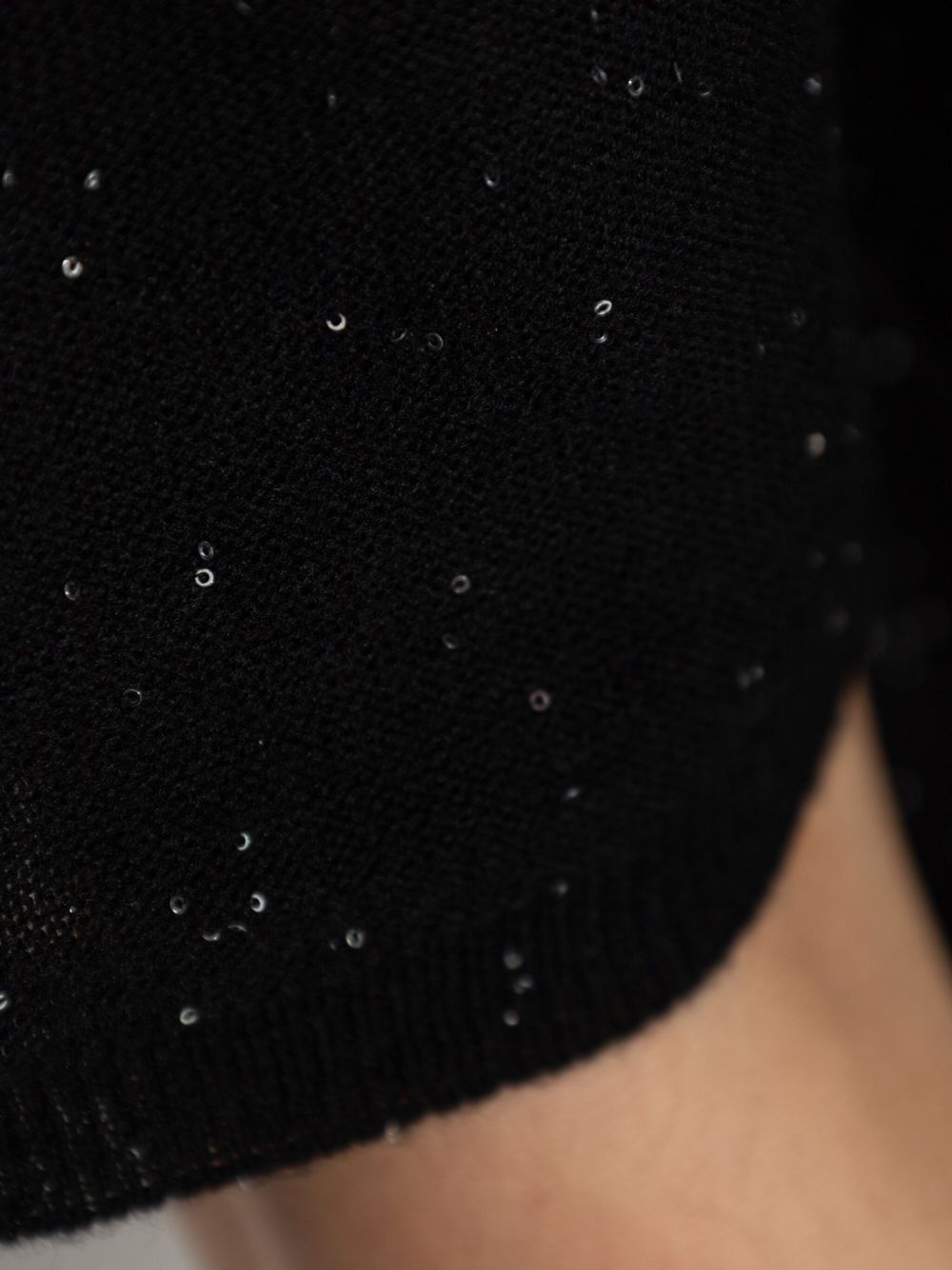 فابيانا فيليبي فابيانا فيليبي البلوزات السوداء