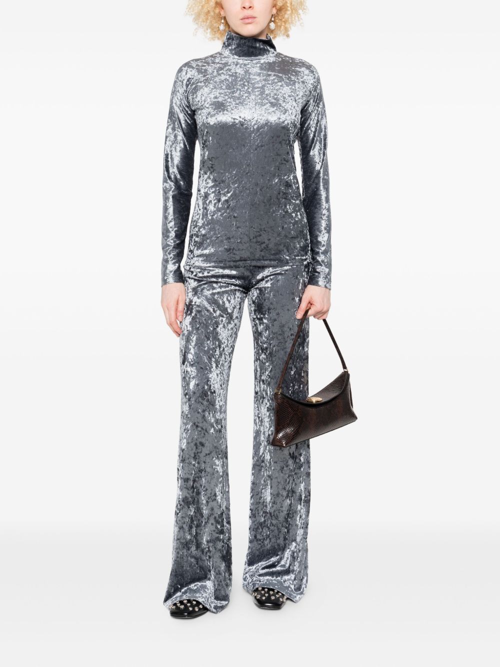 فورت فورت فورت فورت كنزة رمادية