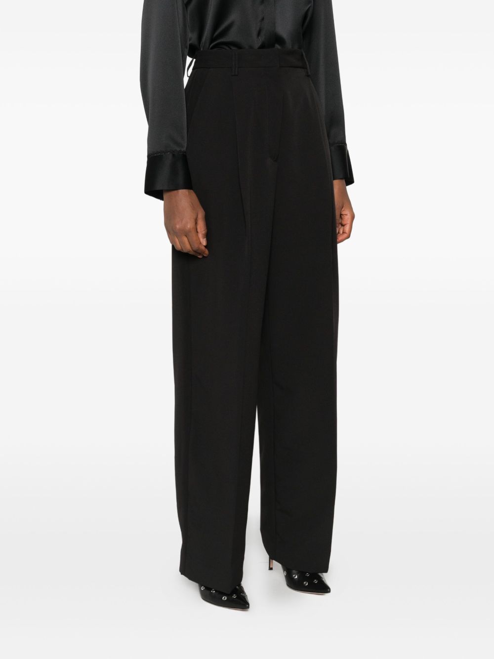 THE LATEST THE LATEST Trousers Black