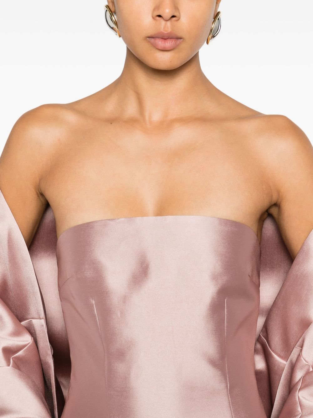 سولاس لندن، فساتين سولاس لندن، بودرة