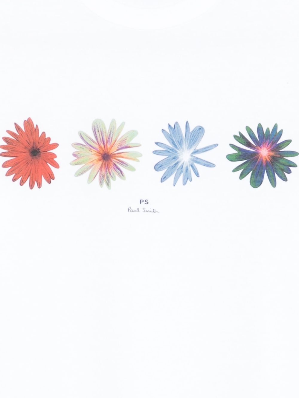 تيشيرتات وبولو بيضاء من تصميم بول سميث