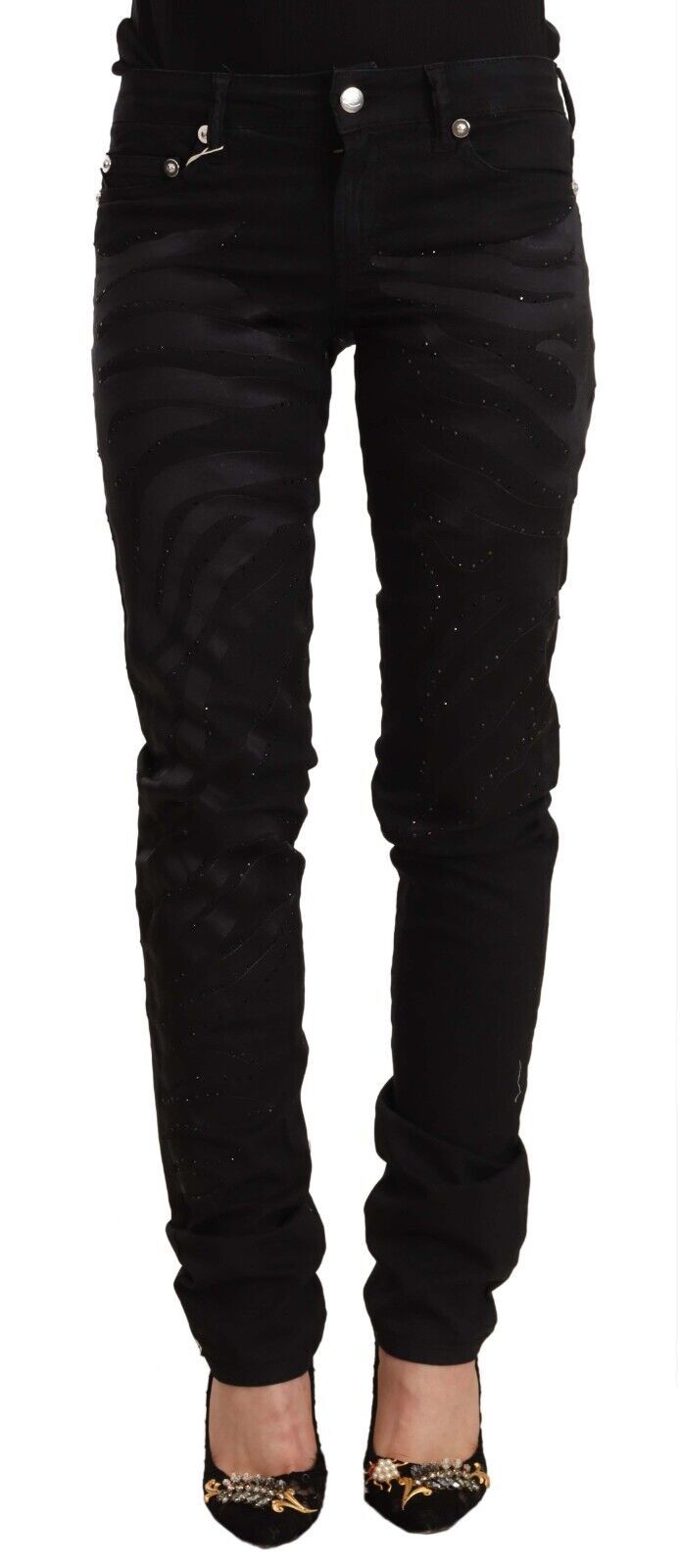 بنطال جينز أنيق أسود بقصّة Slim Fit ومزخرف
