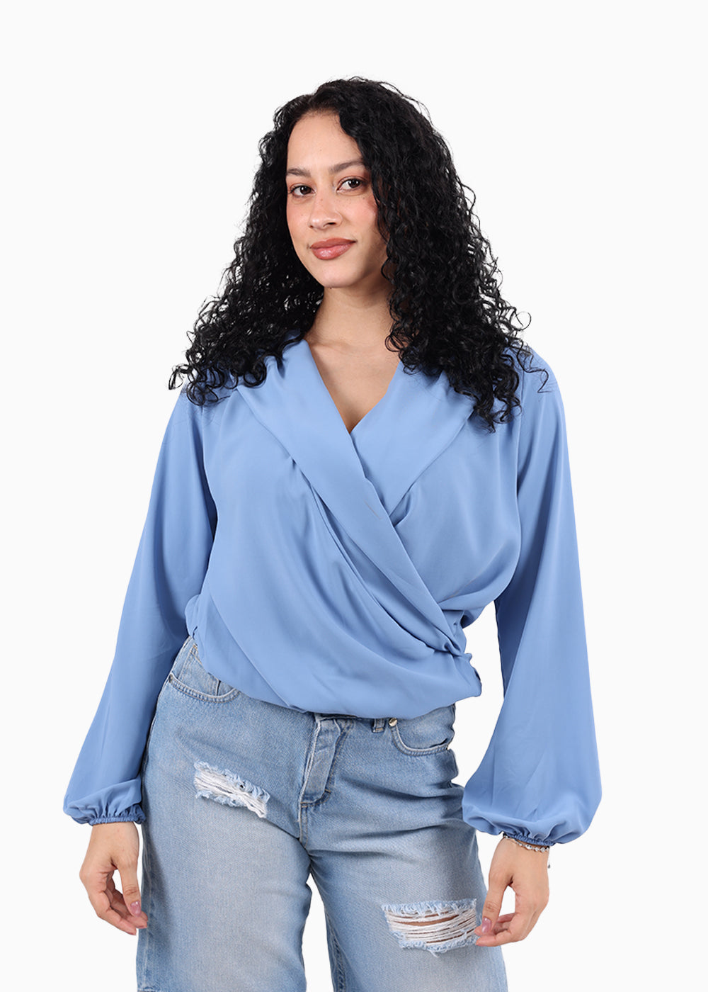 Siste’s blue blouse with hood – draped front view with model