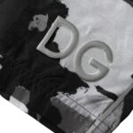 شورت سباحة بشعار DG متعدد الألوان مموه