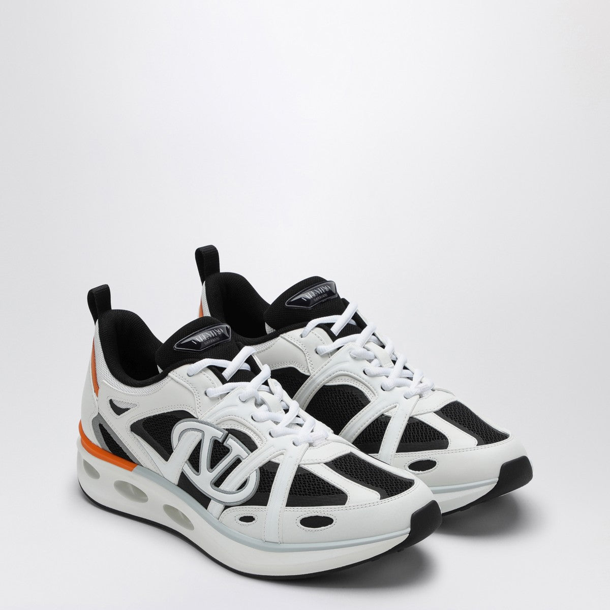 Valentino Garavani Valentino Garavani Vlogo Easyjog white/black/orange sneakers