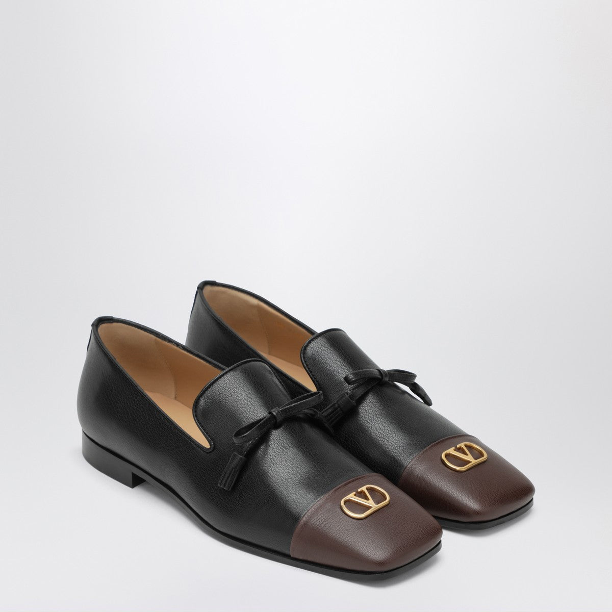 Valentino Garavani Valentino Garavani Babouchoes VLogo Loafers in Leather