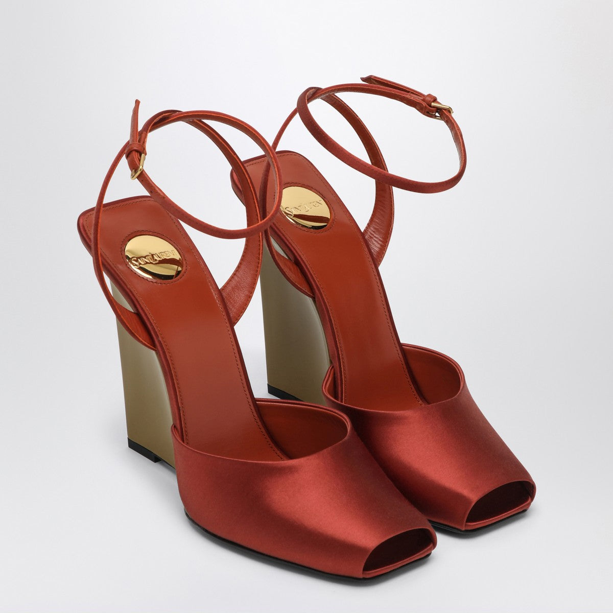 Saint Laurent Saint Laurent Zeppe La Scandale in satin rust color